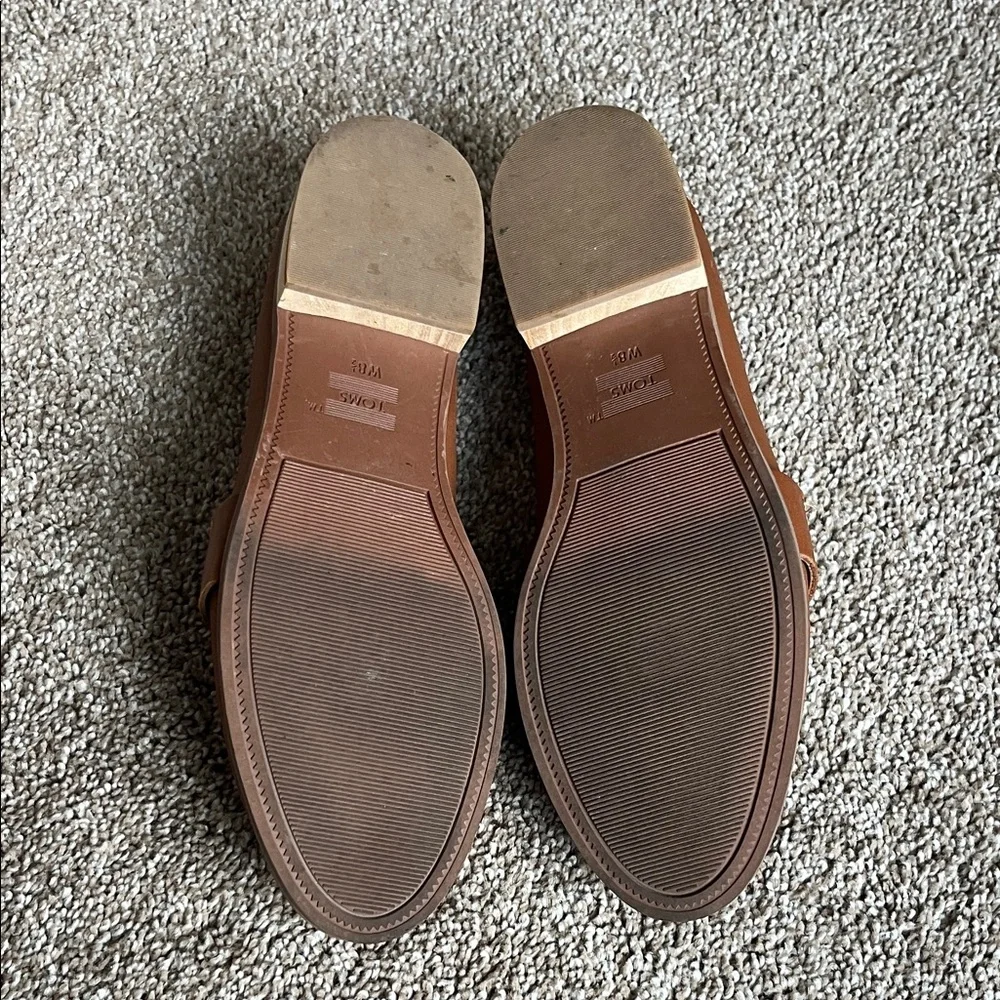 TOMS Women's Tan and Brown Loafers - Picture 4 of 4